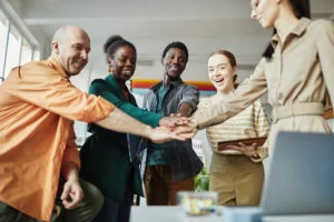 Equipe soudée celebre un succes
